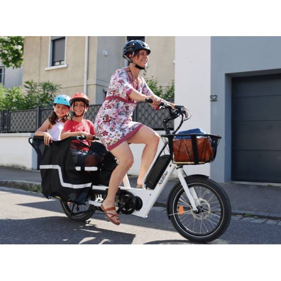 U-Cargo_Transporter-ses-enfants-à-lécole