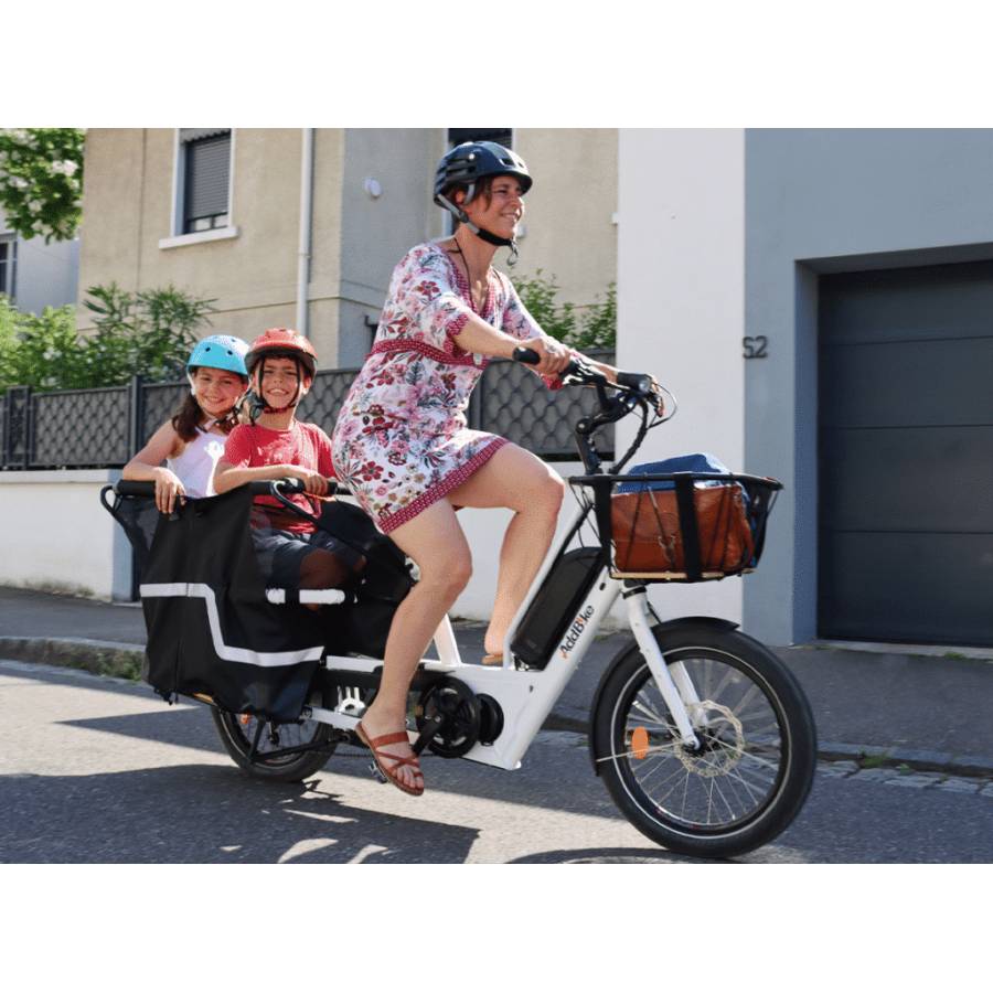 U-Cargo_Transporter-ses-enfants-à-lécole